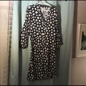 * TALL* Midi button-down shirt dress with DAISIES